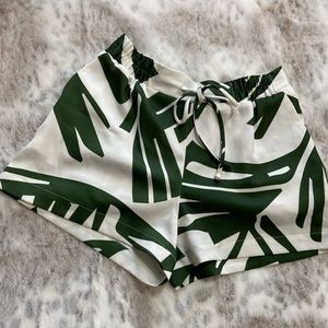 Saks Fifth Avenue green and white summer shorts